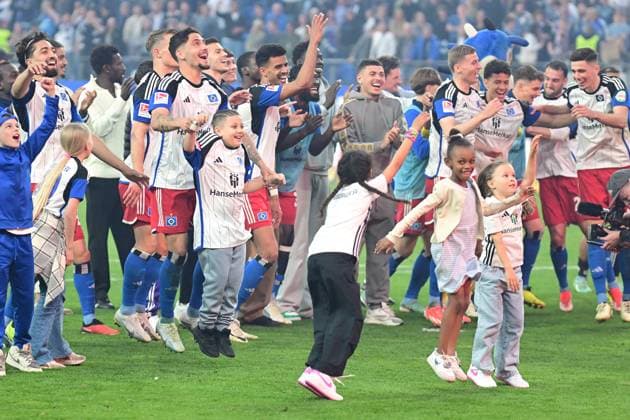 Soccer I Men I 2023 2024 I 2 Bundesliga I 32 Matchday I Hamburger SV FC St Pauli I 3 5 2024 Cheers, excitement, enthusiasm, euphoria, joy, happiness, exhilaration at Hamburger SV Hamburg Volksparkstadion Hamburg Germany Copyright: xLobeca AndreasxHannigx