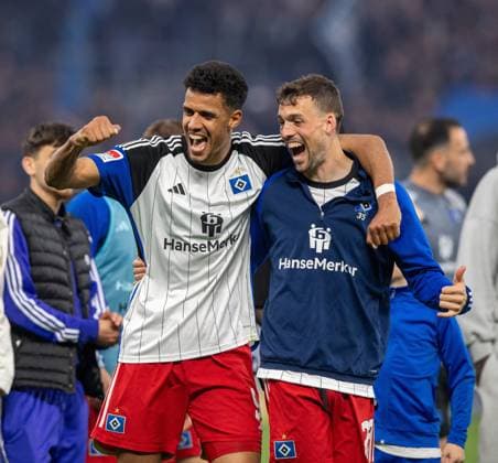 Soccer, Men, Season 2023 2024, 2 Bundesliga 32 Matchday , Hamburger SV FC St Pauli, f l Robert Glatzel HSV , Jonas Meffert HSV , Cheering after final whistle, 03 05 2024, Copyright: xSebastianxRäppold MatthiasxKochx
