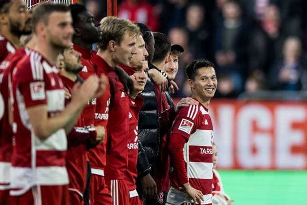 2 Soccer Bundesliga Fortuna Düsseldorf 1895 1 FC Nürnberg 03 05 2024 Shinta Appelkamp Fortuna Düsseldorf, 23 grinning in front of the curve after the victory 2 Soccer Bundesliga Fortuna Düsseldorf 1895 1 FC Nürnberg, Düsseldorf, Merkur Spiel Arena DFL REGULATIONS PROHIBIT ANY USE OF PHOTOGRAPHS AS IMAGE SEQUENCES AND OR QUASI VIDEO Copyright: xBEAUTIFULxSPORTS Wunderlx