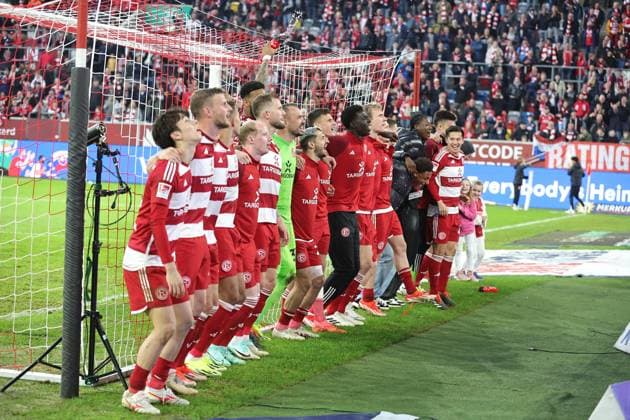 03 05 2024 Soccer Season 2023 2024 2 Soccer Bundesliga 32 Matchday Fortuna Düsseldorf 95 F95 1 FC Nürnberg FCN Club Sportfoto Zink DaMa xdaxmax DFL regulations prohibit any use of photographs as image sequences and or quasi video only for editorial use joy jubilation after end of match team team of Fortuna Düsseldorf celebrates with spectators audience fans