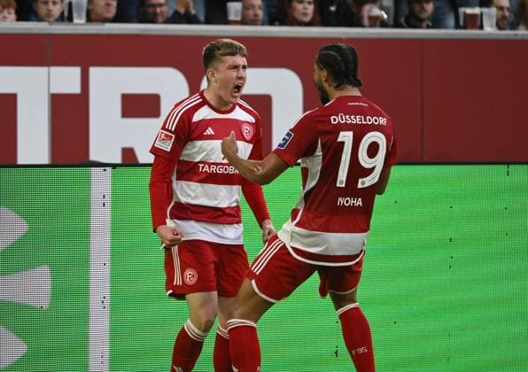 Jubel 3 1 Isak Bergmann Johannesson Fortuna Duesseldorf , Emmanuel Iyoha Fortuna Duesseldorf , v li 03 05 2024, Soccer 2 Bundesliga, 32 Matchday, Season 2023 2024 Fortuna Düsseldorf 1 FC Nürnberg Düsseldorf Nordrhein Westfalen Germany Team2