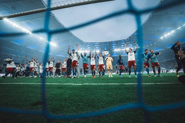Soccer Men Season 2023 2024 2 Soccer Bundesliga 32 Matchday Hamburger SV vs FC St Pauli 03 05 2024 HSV celebrates with the fans Hamburg Volksparkstadion Hamburg Germany