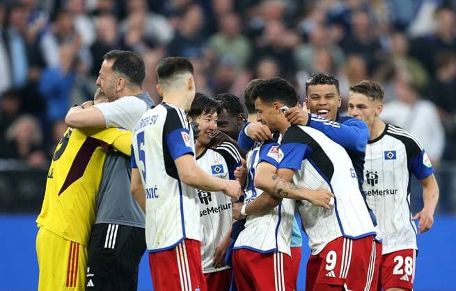 03 05 2024, Soccer 2 Bundesliga 2023 2024, Matchday 32, Hamburger SV FC St Pauli , in Volksparkstadion Hamburg Schlussjubel Hamburger SV DFL and DFB regulations prohibit any use of photographs as image sequences and or quasi video