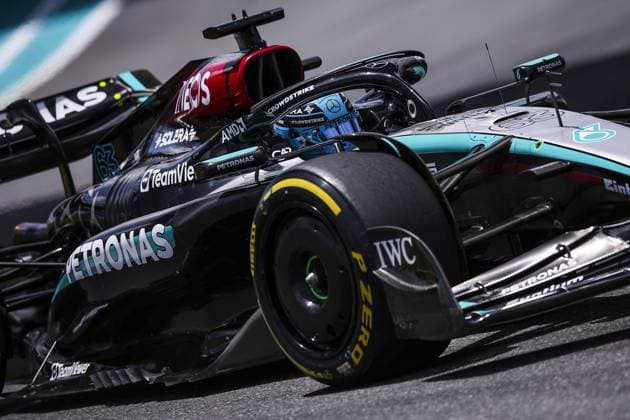 63 RUSSELL George (gbr), Mercedes AMG F1 Team W15, action during the Formula 1 Crypto.com Miami Grand Prix 2024, 6th round of the 2024 Formula One World Championship, WM, Weltmeisterschaft from May 3 to 5, 2024 on the Miami International Autodrome, in Miami, United States of America - F1 - MIAMI GRAND PRIX 2024 DPPI Panoramic  240503_R06_MIAMI_DP_EA022399