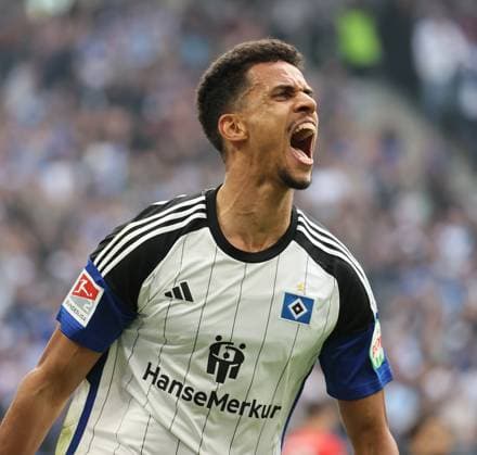 Goal celebration Robert Glatzel HSV Fussball, Herren, Saison 2023 2024, 2 BL, Volksparkstadion, Hamburger SV vs FC St Pauli, Stadtderby, 1 0, Derbysieger HSV DFL REGULATIONS PROHIBIT ANY USE OF PHOTOGRAPHS AS IMAGE SEQUENCES AND OR QUASI VIDEO