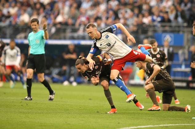 Photo Sebastian Schonlau HSV hits Jackson Irvine Pauli on the neck Soccer 2 Bundesliga on Fri 03 05 2024 Hamburger SV FC St Pauli 1 0