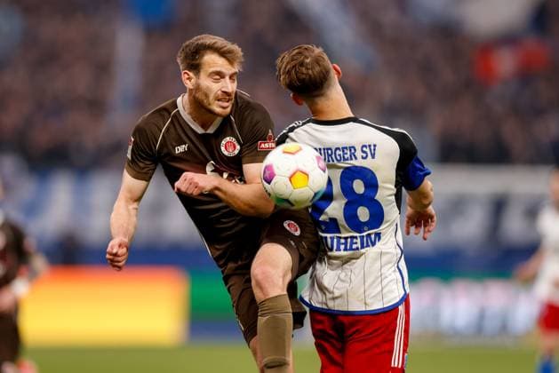 Hamburg, 3 May 2024 Football, 2 Bundesliga 2023 24, Hamburger SV FC St Pauli Lars Ritzka FC St Pauli, 21 , Miro Muheim Hamburger SV, 28 DFL REGULATIONS PROHIBIT ANY USE OF PHOTOGRAPHS AS IMAGE SEQUENCES AND OR QUASI VIDEO
