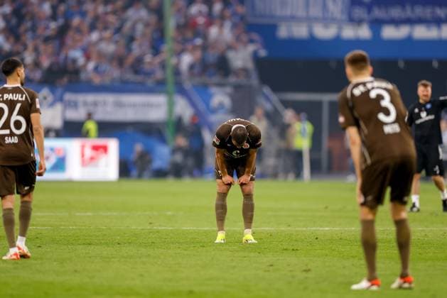 Hamburg, 3 May 2024 Football, 2 Bundesliga 2023 24, Hamburger SV FC St Pauli Etienne Amenyido FC St Pauli, 14 after the end of the match DFL REGULATIONS PROHIBIT ANY USE OF PHOTOGRAPHS AS IMAGE SEQUENCES AND OR QUASI VIDEO