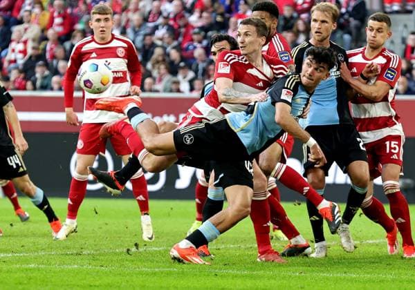 03 05 2024 Soccer Season 2023 2024 2 Soccer Bundesliga 32 Matchday Fortuna Düsseldorf 95 F95 1 FC Nürnberg FCN Club Sportfoto Zink DaMa xdaxmax DFL regulations prohibit any use of photographs as image sequences and or quasi video only for editorial use Can Yilmaz Uzun 42, 1 FC Nürnberg FCN spielt Ball mit der Hacke
