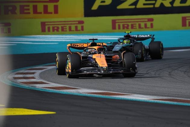 03 05 2024, Miami International Autodrome, Miami, Formula 1 Crypto com Miami Grand Prix,in the picture Oscar Piastri AUS , McLaren F1 Team, Lewis Hamilton GBR , Mercedes AMG Petronas Formula One Team Defodi 506 20240503 hbr 7156 Defodi-506