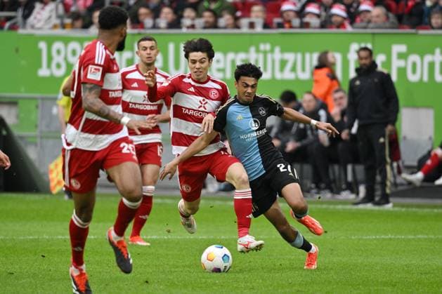 Nathaniel Brown 1 FC Nuernberg , re , v Ao Tanaka Fortuna Duesseldorf 03 05 2024, Soccer 2 Bundesliga, Matchday 32, Season 2023 2024 Fortuna Duesseldorf 1 FC Nuernberg 3 1 Duesseldorf North Rhine-Westphalia Germany Team2