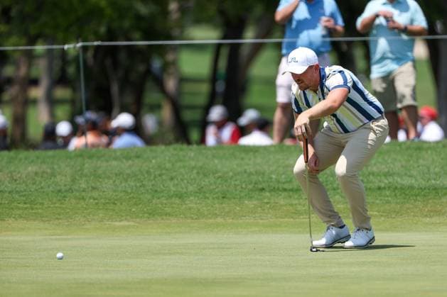 MCKINNEY, TX - MAY 03: Matthew Wallace (ENG) lines up a putt on the 10th green during the second round of the PGA, Golf Herren CJ CUP Byron Nelson on May 3, 2024, at TPC Craig Ranch in McKinney, TX. (Photo by David Buono Icon Sportswire) GOLF: MAY 03 PGA CJ CUP Byron Nelson EDITORIAL USE ONLY Icon240503121
