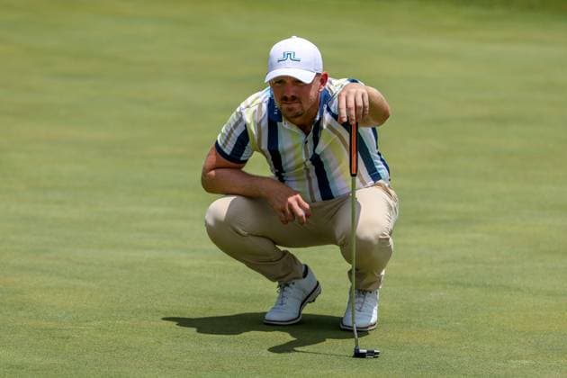 MCKINNEY, TX - MAY 03: Matthew Wallace (ENG) lines up a birdie putt on the 11th green during the second round of the PGA, Golf Herren CJ CUP Byron Nelson on May 3, 2024, at TPC Craig Ranch in McKinney, TX. (Photo by David Buono Icon Sportswire) GOLF: MAY 03 PGA CJ CUP Byron Nelson EDITORIAL USE ONLY Icon240503137