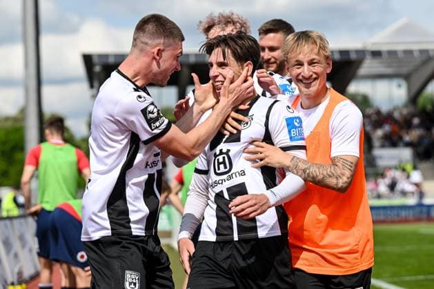 04 05 2024, Ulm, Germany, Donaustadion, SSV Ulm 1846 Fussball vs FC Viktoria Koeln 3 Liga, Max Brandt SSV Ulm 1846 Fußball Torjubel, jubilates after his goal to 2 0 Foto H Langer DFB DFL REGULATIONS PROHIBIT ANY USE OF PHOTOGRAPHS AS IMAGE SEQUENCES AND OR QUASI VIDEO Ulm Donaustadion Germany 062_062_ULMVIK20240504_028 Langer-541