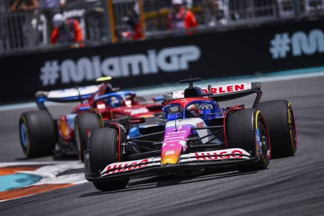03 RICCIARDO Daniel (aus), Visa Cash App RB F1 Team VCARB 01, action during the Formula 1 Crypto.com Miami Grand Prix 2024, 6th round of the 2024 Formula One World Championship, WM, Weltmeisterschaft from May 3 to 5, 2024 on the Miami International Autodrome, in Miami, United States of America - F1 - MIAMI GRAND PRIX 2024 DPPI Panoramic  240504_R06_MIAMI_DP_EA028365
