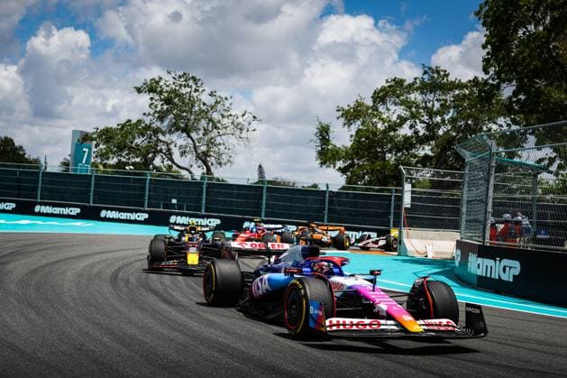 03 RICCIARDO Daniel (aus), Visa Cash App RB F1 Team VCARB 01, action during the Formula 1 Crypto.com Miami Grand Prix 2024, 6th round of the 2024 Formula One World Championship, WM, Weltmeisterschaft from May 3 to 5, 2024 on the Miami International Autodrome, in Miami, United States of America - F1 - MIAMI GRAND PRIX 2024 DPPI Panoramic  240504_R06_MIAMI_DP_AV3_6774