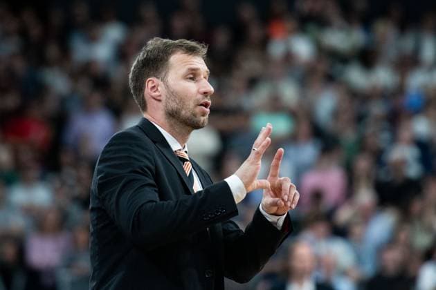 Anton Gavel (Ratiopharm Ulm, Trainer), GER, MLP Academics Heidelberg vs Ratiopharm Ulm, easycredit Basketball Bundesliga, 32. Spieltag, Saison 2023 2024, 04.05.2024 GER, MLP Academics Heidelberg vs Ratiopharm Ulm, easycredit Basketball Bundesliga, 32. Spieltag, Saison 2023 2024, 04.05.2024 Heidelberg *** Anton Gavel Ratiopharm Ulm, Coach , GER, MLP Academics Heidelberg vs Ratiopharm Ulm, easycredit Basketball Bundesliga, Matchday 32, Season 2023 2024, 04 05 2024 GER, MLP Academics Heidelberg vs Ratiopharm Ulm, easycredit Basketball Bundesliga, Matchday 32, Season 2023 2024, 04 05 2024 Heidelberg Copyright: xEibner-Pressefoto Memmlerx EP_MMR