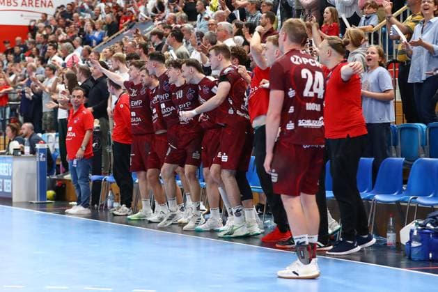 04 05 2024, xtgx, Handball 2 Handballbundesliga, 1 VfL Potsdam TV Grosswallstadt emspor, v l Potsdam jubilation over the victory, jubilation after the end of the game, promotion to the 1 Handball Bundesliga, Potsdam