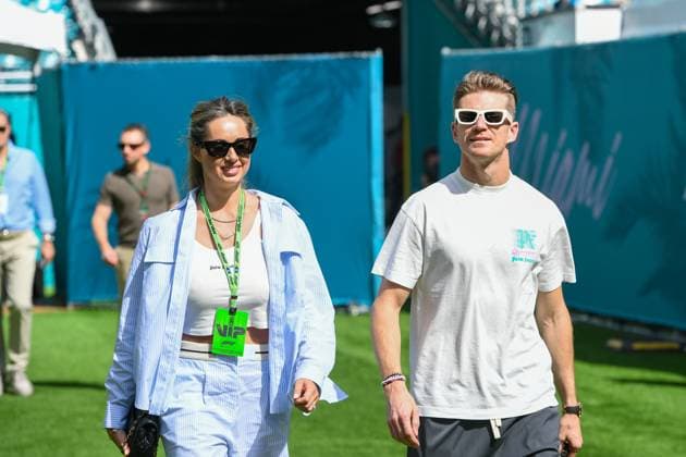 Formula 1 GP Miami USA 04 05 2024 Nico Hülkenberg 27, MoneyGram Haas F1 Team with wife Egle Ruskyte Hülkenberg Formula 1 GP Miami USA 04 05 2024 Copyright: xBEAUTIFULxSPORTS Erlhofx