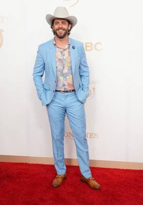 LOUISVILLE, KY - MAY 04: County musician Thomas Rhett walks the red carpet before the 150th running of the Kentucky Derby on May 4, 2024, at Churchill Downs in Louisville, Ky. (Photo by Jeff Moreland Icon Sportswire) HORSE RACING: MAY 04 Kentucky Derby EDITORIAL USE ONLY Icon168240504023