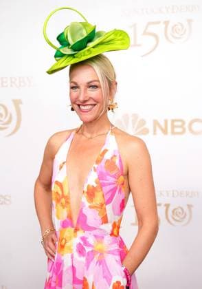 LOUISVILLE, KY - MAY 04: Sports journalist Lindsay Czarniak walks the red carpet before the 150th running of the Kentucky Derby on May 4, 2024, at Churchill Downs in Louisville, Ky. (Photo by Jeff Moreland Icon Sportswire) HORSE RACING: MAY 04 Kentucky Derby EDITORIAL USE ONLY Icon168240504034