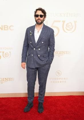 LOUISVILLE, KY - MAY 04: Singer Josh Groban walks the red carpet before the 150th running of the Kentucky Derby on May 4, 2024, at Churchill Downs in Louisville, Ky. (Photo by Jeff Moreland Icon Sportswire) HORSE RACING: MAY 04 Kentucky Derby EDITORIAL USE ONLY Icon168240504043