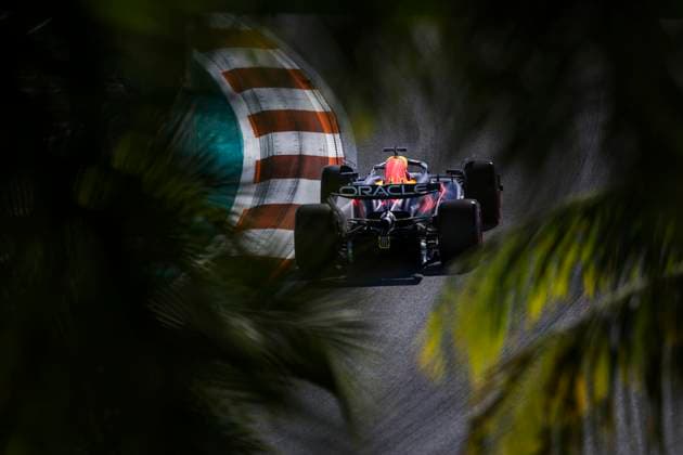 01 VERSTAPPEN Max (nld), Red Bull Racing RB20, action during the Formula 1 Crypto.com Miami Grand Prix 2024, 6th round of the 2024 Formula One World Championship, WM, Weltmeisterschaft from May 3 to 5, 2024 on the Miami International Autodrome, in Miami, United States of America - F1 - MIAMI GRAND PRIX 2024 DPPI Panoramic  240504_R06_MIAMI_DP_XB3_8597