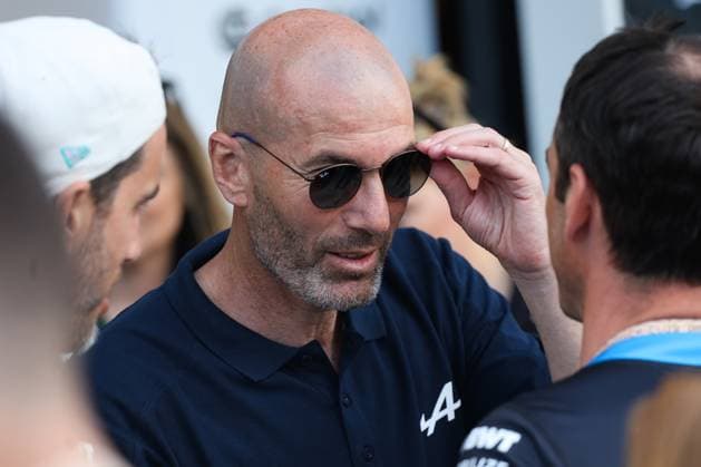 F1 Miami Grand Prix 2024 Qualifying Zinedine Zidane before qualifying ahead of the Formula 1 Miami Grand Prix at Miami International Autodrome in Miami, United States on May 4, 2024. Miami United States  Copyright: xJakubxPorzyckix originalFilename:porzycki-f1miamig240504_npvIn.jpg