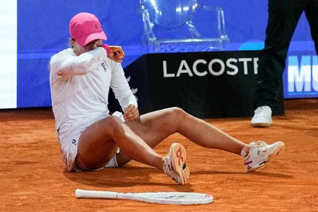May 4, 2024, Madrid, Madrid, SPAIN: Iga Swiatek of Poland celebrates after winning against Aryna Sabalenka of Belarus during the WTA, Tennis Damen Singles Final of the Mutua Madrid Open 2024, ATP, Tennis Herren Masters 1000 and WTA 1000, tournament celebrated at Caja Magica on Mayo 04, 2024 in Madrid, Spain. Madrid SPAIN - ZUMAa181 20240504_zaa_a181_205 Copyright: xOscarxJ.xBarrosox