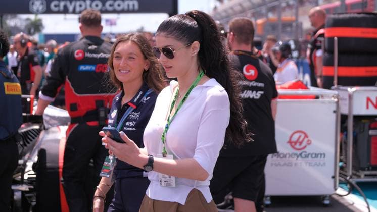 May 4, 2024, Miami, Fl, USA: MAY 04, 2024: Alexandra Daddario during the Formula 1 Crypto.com Miami Grand Prix race week in Miami, FL. Jason Pohuski BMR Miami USA - ZUMAb241 20240504_zsa_b241_400 Copyright: xJasonxPohuskix xBmrx