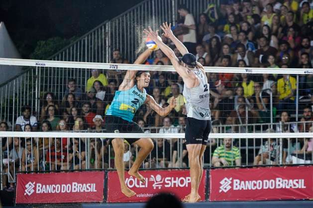 Beach volleyball, Beachvolleyball World Circuit, Brasilia BRASILIA (DF),05 04 2024- VOLLEY CIRCUIT WORLD, Beach Volleyball Match between Brazil x USA, valid for the World Volleyball Circuit, held in the city of Brasilia, on the afternoon of this Saturday, May 4, 2024 . (Foto: Wallace Martins Thenews2 imago images) SPO  Copyright: xWallacexMartinsx