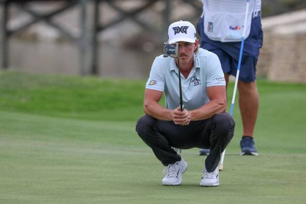 MCKINNEY, TX - MAY 04: Jake Knapp (USA) lines up a putt on the 18th green during the third round of the PGA, Golf Herren CJ CUP Byron Nelson on May 4, 2024, at TPC Craig Ranch in McKinney, TX. (Photo by David Buono Icon Sportswire) GOLF: MAY 04 PGA CJ CUP Byron Nelson EDITORIAL USE ONLY Icon240504203