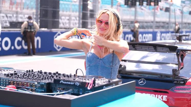 May 4, 2024, Miami, Fl, USA: MAY 04, 2024: DJ Anna de Ferron during the Formula 1 Crypto.com Miami Grand Prix race week in Miami, FL. Jason Pohuski BMR Miami USA - ZUMAb241 20240504_zsa_b241_342 Copyright: xJasonxPohuskix xBmrx