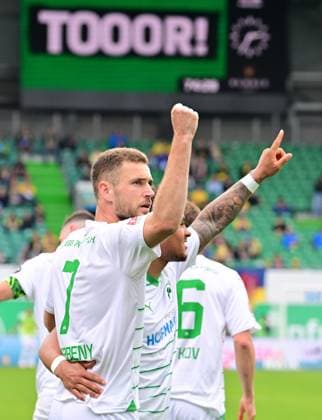 04 05 2024 Soccer Season 2023 2024 2 Soccer Bundesliga 32 Matchday SpVgg Greuther Fürth Kleeblatt TSV Eintracht Braunschweig BTSV Sportfoto Zink xwoxzix DFL regulations prohibit any use of photographs as image sequences and or quasi video only for editorial use Torjubel Jubel nach Treffer Tor Torschuß zum 3 2 durch Armindo Sieb 30, SpVgg Greuther Fürth Dennis Srbeny 7, SpVgg Greuther Fürth Armindo Sieb 30, SpVgg Greuther Fürth