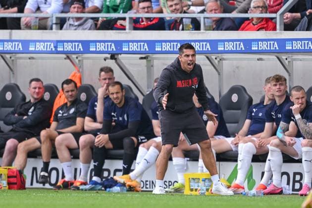 05 05 2024, Soccer, 2 Bundesliga, 32 Matchday Season 2023 2024, SV Wehen Wiesbaden Holstein Kiel, Coach Marcel Rapp Holstein Kiel xRHR PHOTO TKx Copyright: RHR-FOTOx RHR-FOTO TK