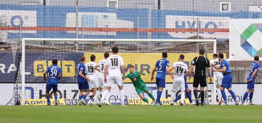 05 05 2024, Soccer, Men, 2 Bundesliga, Season 2023 2024, SV 07 Elversberg Hertha BSC Berlin, Luca Schnellbacher SV 07 Elversberg scores the goal for 1 0 Elversberg Ursapharm Arena an der Kaiserlinde Saarland Germany EN