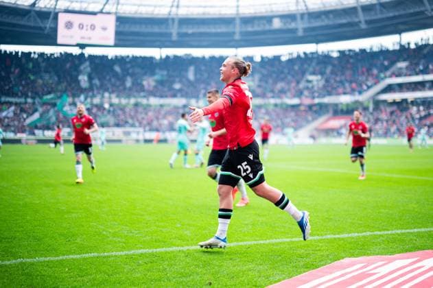 05 05 2024 Soccer, 2023 2024, 1 Bundesliga, Matchday 32, Hannover 96 SC Paderborn 07 Lars Gindorf Hannover celebrates after his goal for 1 0 DFL REGULATIONS PROHIBIT ANY USE OF PHOTOGRAPHS AS IMAGE SEQUENCES AND OR QUASI VIDEO