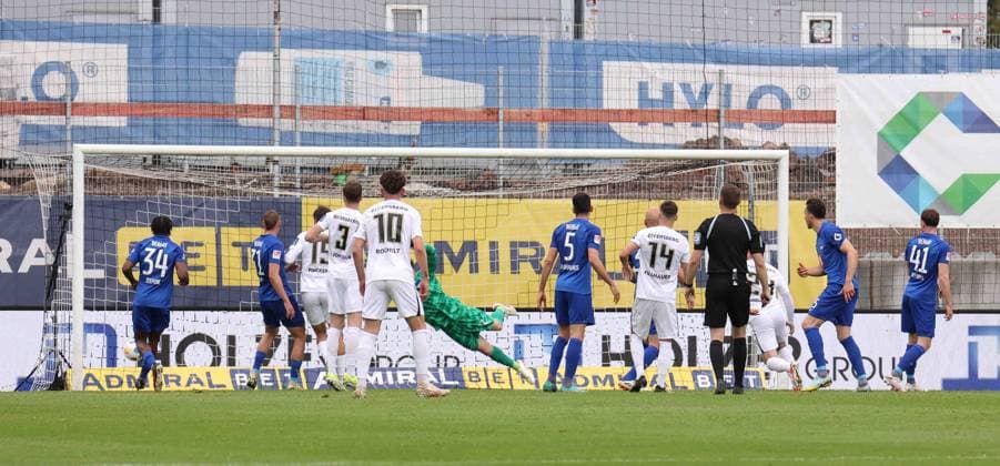 05 05 2024, Soccer, Men, 2 Bundesliga, Season 2023 2024, SV 07 Elversberg Hertha BSC Berlin, Luca Schnellbacher SV 07 Elversberg scores the goal for 1 0 Elversberg Ursapharm Arena an der Kaiserlinde Saarland Germany EN
