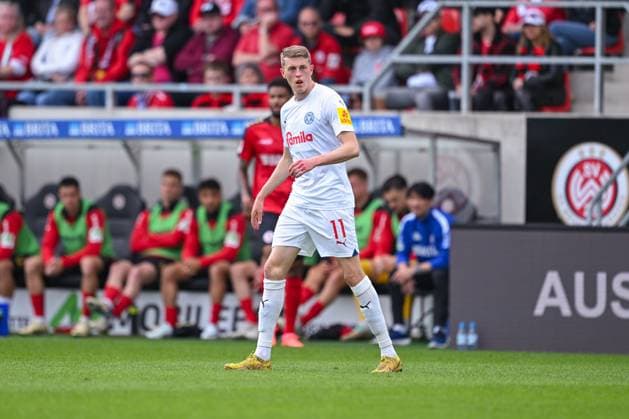 05 05 2024, Soccer, 2 Bundesliga, 32 Matchday Season 2023 2024, SV Wehen Wiesbaden Holstein Kiel, Alexander Bernhardsson Holstein Kiel xRHR PHOTO TKx Copyright: RHR-FOTOx RHR-FOTO TK