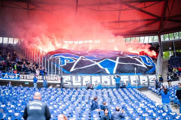 05 05 2024 Soccer, 2023 2024, 1 Bundesliga, 32 Matchday, Hannover 96 SC Paderborn 07 Fans Paderborn with a choreography, Choreo DFL REGULATIONS PROHIBIT ANY USE OF PHOTOGRAPHS AS IMAGE SEQUENCES AND OR QUASI VIDEO