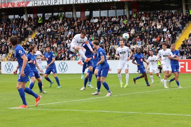 05 05 2024, Soccer, Men, 2 Bundesliga, Season 2023 2024, SV 07 Elversberg Hertha BSC Berlin, Header to 1 0, Goalscorer Luca Schnellbacher SV 07 Elversberg Elversberg Ursapharm Arena an der Kaiserlinde Saarland Germany EN
