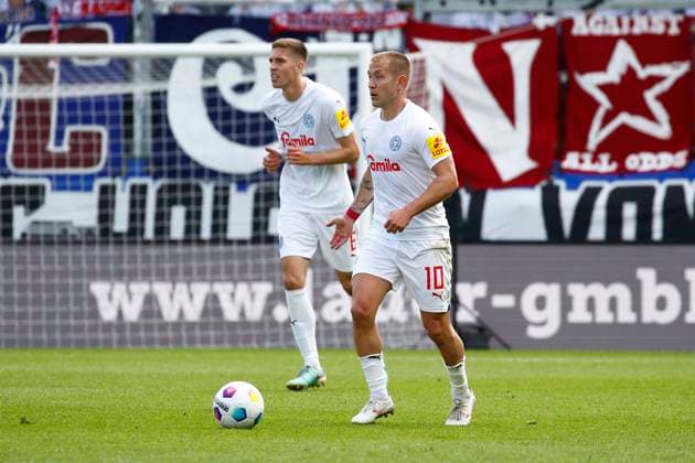 05 05 2024, xavx, Soccer 2 Bundesliga, SV Wehen Wiesbaden Holstein Kiel emspor, v l Marko Ivezic Holstein Kiel , Lewis Holtby Holstein Kiel DFL DFB REGULATIONS PROHIBIT ANY USE OF PHOTOGRAPHS as IMAGE SEQUENCES and or QUASI VIDEO Wiesbaden