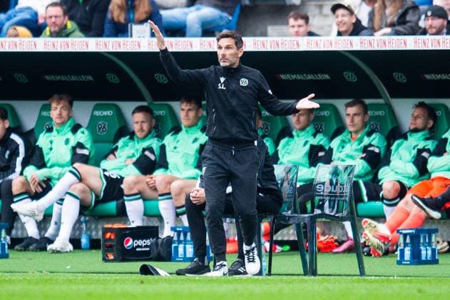05 05 2024 Soccer, 2023 2024, 1 Bundesliga, 32 Matchday, Hannover 96 SC Paderborn 07 Stefan Leitl Coach Hannover DFL REGULATIONS PROHIBIT ANY USE OF PHOTOGRAPHS AS IMAGE SEQUENCES AND OR QUASI VIDEO