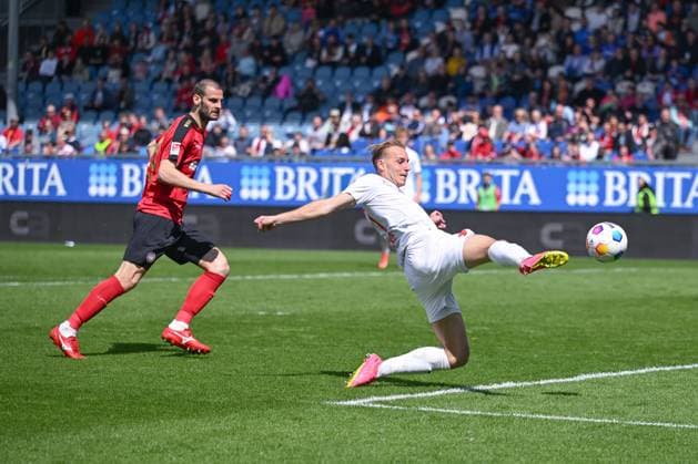 05 05 2024, Soccer, 2 Bundesliga, 32 Matchday Season 2023 2024, SV Wehen Wiesbaden Holstein Kiel, Timo Becker Holstein Kiel with a scoring chance xRHR PHOTO TKx Copyright: RHR-FOTOx RHR-FOTO TK