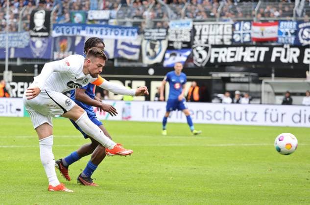05 05 2024, Football, Men, 2 Bundesliga, Season 2023 2024, SV 07 Elversberg Hertha BSC Berlin, Luca Schnellbacher SV 07 Elversberg scores the goal for 2 1 Elversberg Ursapharm Arena an der Kaiserlinde Saarland Germany EN