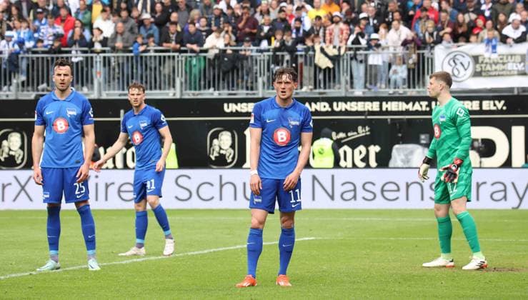 05 05 2024, Football, Men, 2 Bundesliga, Season 2023 2024, SV 07 Elversberg Hertha BSC Berlin, Haris Tabakovic Hertha BSC , Pascal Klemens Hertha BSC , Fabian Reese Hertha BSC and Tjark Ernst Hertha BSC are disappointed Elversberg Ursapharm Arena an der Kaiserlinde Saarland Germany EN
