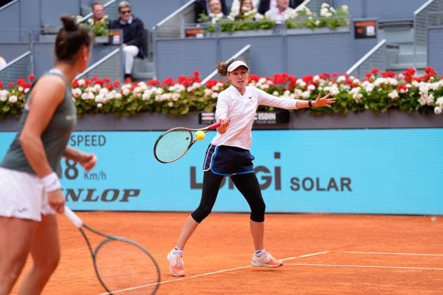 May 5, 2024, Madrid, Madrid, SPAIN: Cristina Bucsa of Spain plays doubles with Sara Sorribes of Spain against Laura Siegemund of Germany and Barbora Krejcikova of Czech Republic during the WTA, Tennis Damen Doubles Final of the Mutua Madrid Open 2024, ATP, Tennis Herren Masters 1000 and WTA 1000, tournament celebrated at Caja Magica on May 05, 2024 in Madrid, Spain. Madrid SPAIN - ZUMAa181 20240505_zaa_a181_053 Copyright: xOscarxJ.xBarrosox