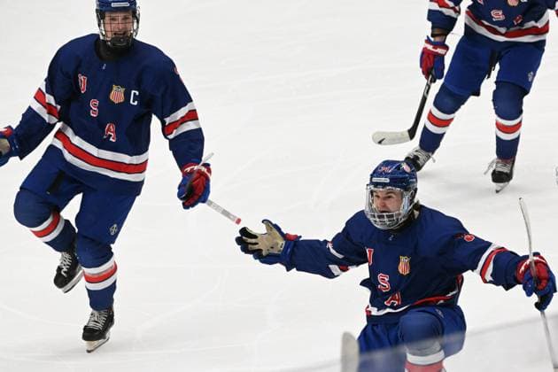 Cole Eiserman of USA (R) celebrates his 2-1 goal during the 2024 IIHF Ice hockey, Eishockey U18 world championships final match between the United States and Canada in Espoo, Finland, on May 5, 2024. Espoo Finland LKFTJ20240505191922LLII  Copyright: xJussixNukarix LKFTJ20240505191922LLII