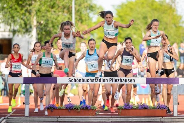 Bilder des Jahres 2024, Sport 05 Mai Sport Themen der Woche KW18 Sport Bilder des Tages Gesa Felicitas Krause (Silvesterlauf Trier), Olivia Guerth (Silvesterlauf Trier), Julia Koralewska (Polen), 2000 Meter Hindernis Frauen, GER, Leichtathletik, 33. Internationales Laeufermeeting Pliezhausen, 05.05.2024 GER, Leichtathletik, 33. Internationales Laeufermeeting Pliezhausen, 05.05.2024 Pliezhausen *** Gesa Felicitas Krause Silvesterlauf Trier , Olivia Guerth Silvesterlauf Trier , Julia Koralewska Poland , 2000 Meter Obstacle Women, GER, Athletics, 33 International Athletics Meeting Pliezhausen, 05 05 2024 GER, Athletics, 33 International Athletics Meeting Pliezhausen, 05 05 2024 Pliezhausen Copyright: xEibner-Pressefoto Memmlerx EP_MMR