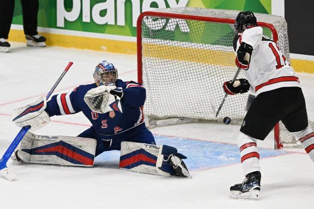 Maxim Masse of Canada fails to score against goalkeeper Nicholas Kempf of USA during the 2024 IIHF Ice hockey, Eishockey U18 world championships final match between the United States and Canada in Espoo, Finland, on May 5, 2024. Espoo Finland LKFTJ20240505202641CDSH  Copyright: xJussixNukarix LKFTJ20240505202641CDSH